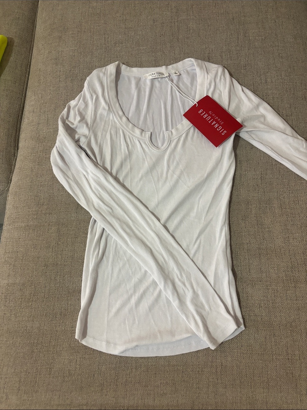 Signature Studio White Long Sleeve Scoop Neck Ribbed Top